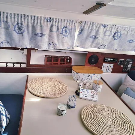 Romantic Getaway On A Sailboat In The Tagus Botel